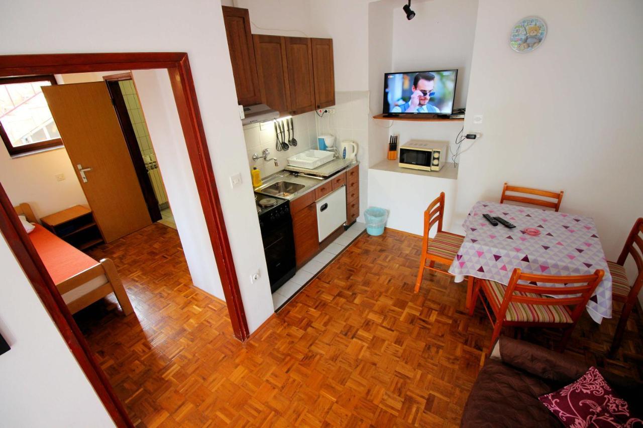 Guesthouse Marija Novi Vinodolski Exteriör bild