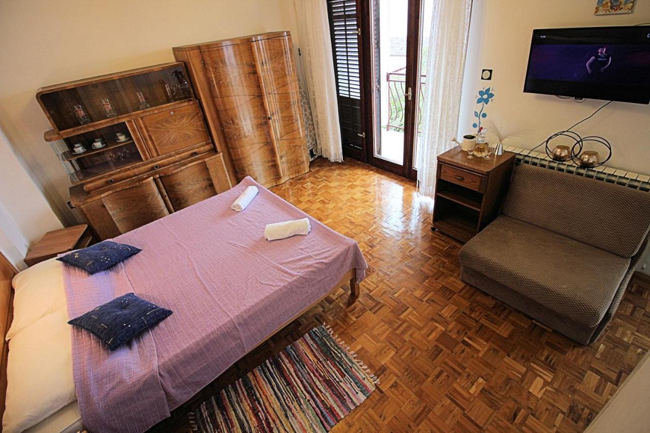 Guesthouse Marija Novi Vinodolski Exteriör bild