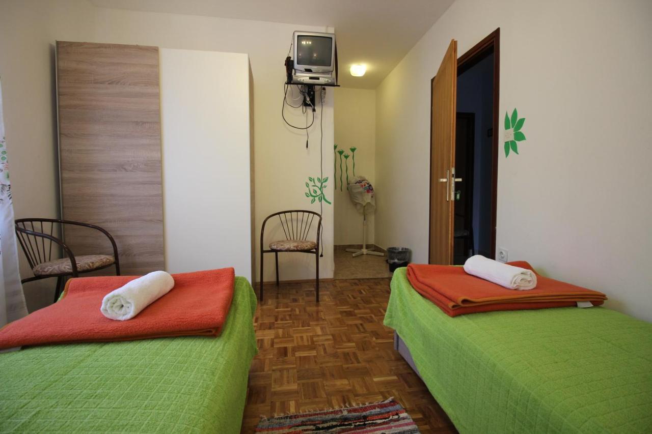 Guesthouse Marija Novi Vinodolski Exteriör bild