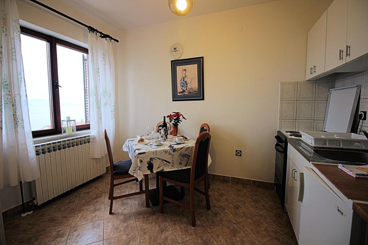 Guesthouse Marija Novi Vinodolski Exteriör bild
