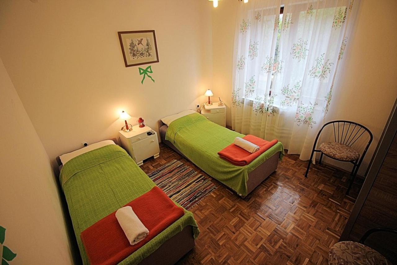 Guesthouse Marija Novi Vinodolski Exteriör bild