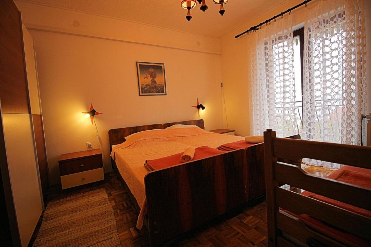 Guesthouse Marija Novi Vinodolski Exteriör bild