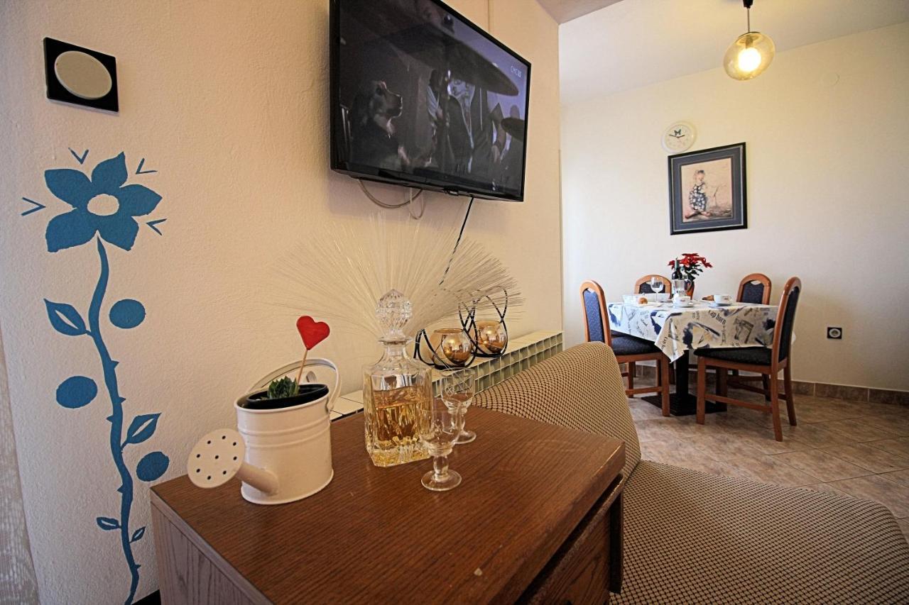 Guesthouse Marija Novi Vinodolski Exteriör bild