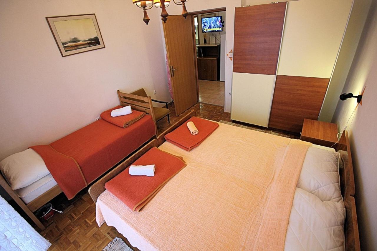 Guesthouse Marija Novi Vinodolski Exteriör bild