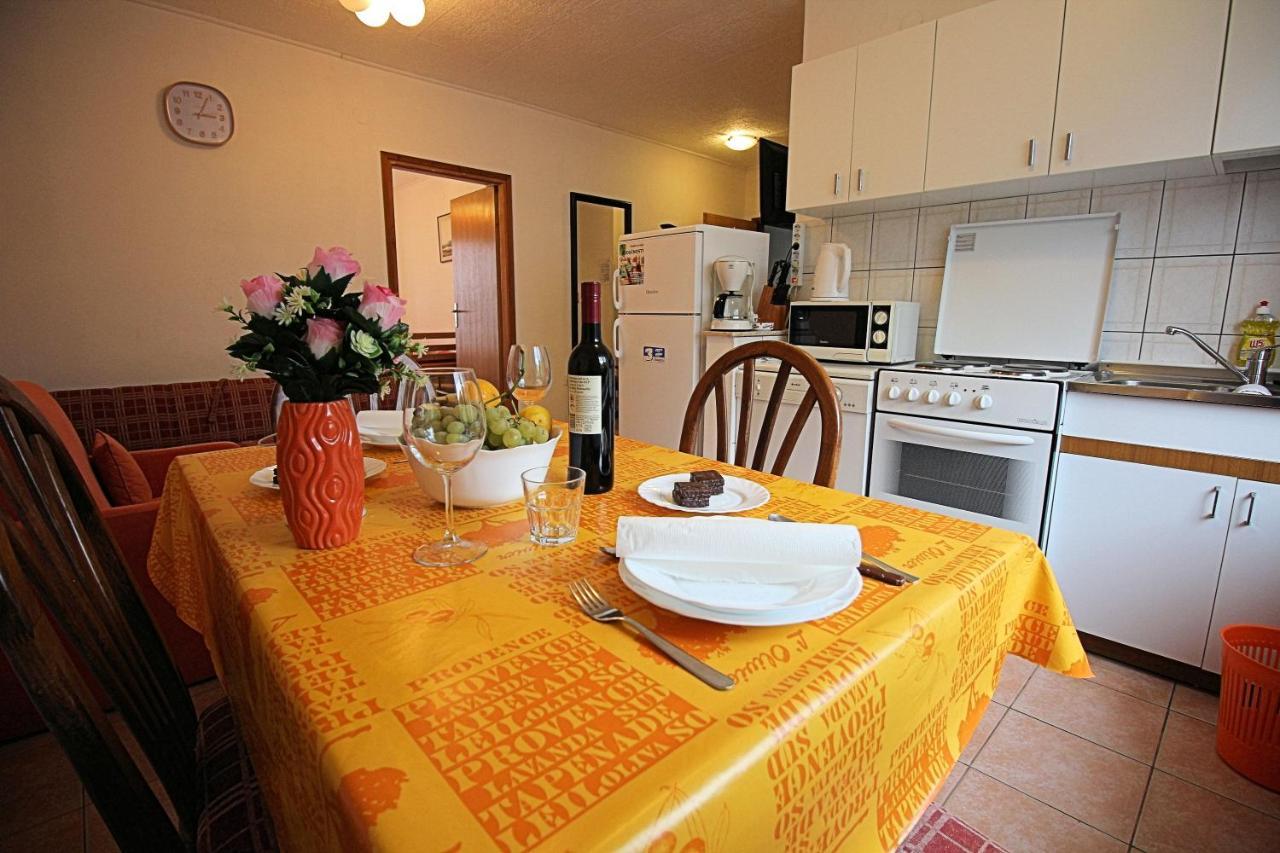 Guesthouse Marija Novi Vinodolski Exteriör bild