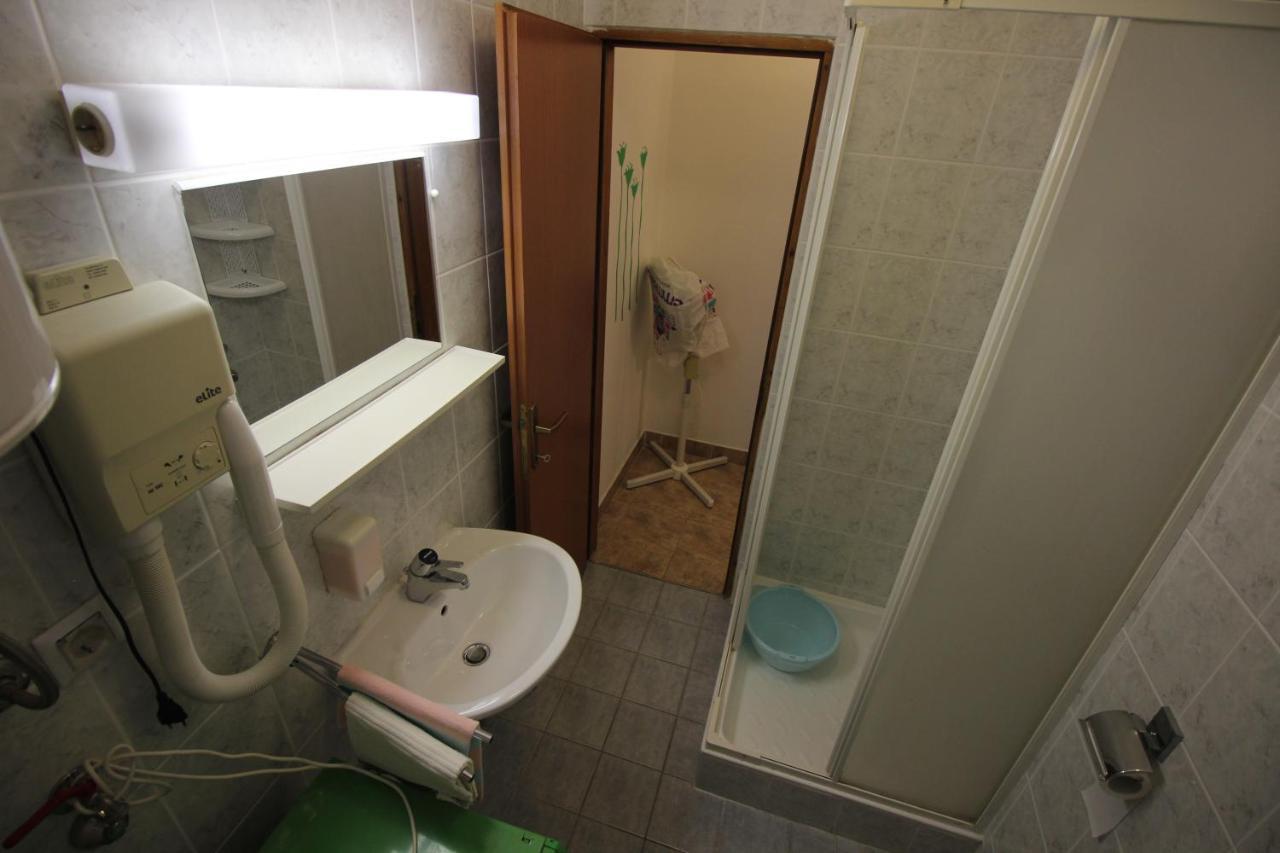 Guesthouse Marija Novi Vinodolski Exteriör bild