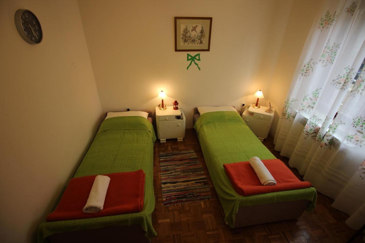 Guesthouse Marija Novi Vinodolski Exteriör bild